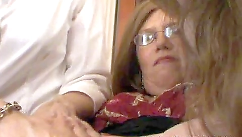 Hot brunette stepmombers have this deepthroat sexiness