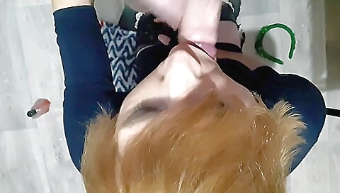 Guy fucks a redhead shemale and takes her mouth for facial